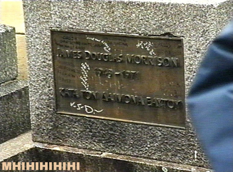 Het graf van Jim Morisson in Parijs